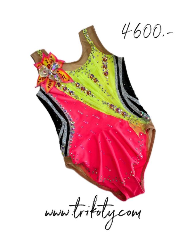 PRODEJ! 4600,- velikost 128🤩 výrazný trikot, ve kterém Vaši gymnastku nikdo nepřehlédne🤩 objednávka FB, IG nebo eshop...